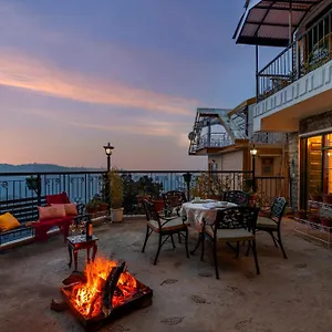 Alaya 5 Bhk With Hill View - Meridian Oak Shimla